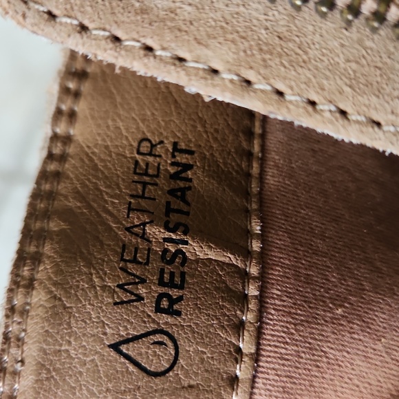 Vionic Suede booties Size 7 - Picture 9 of 12